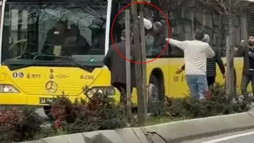 İETT şoförü, otobüsün camından çıkarak trafikte kavga etti