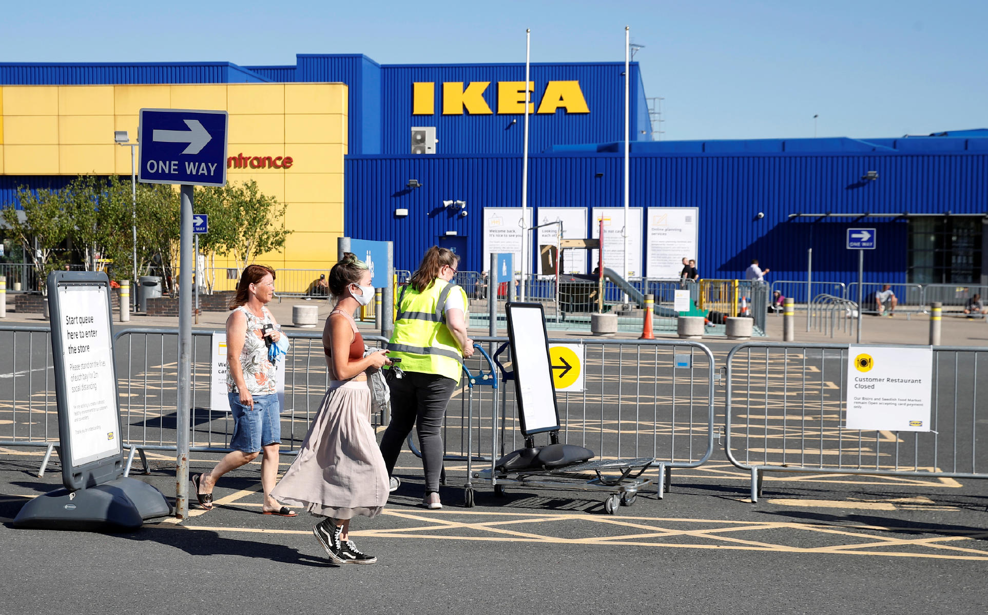 IKEA yaklaşık bin 500 ürünün fiyatını düşürecek
