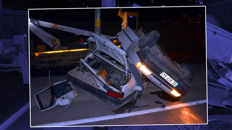Bu arabadan sağ çıktılar: Otomobil kağıt gibi ikiye katlandı 