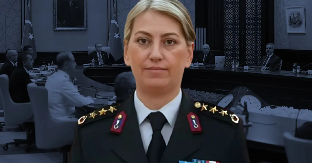 Türk Hava Kuvvetleri'nin ilk kadın paşası Özlem Karapınar oldu