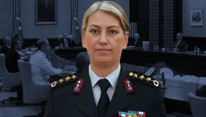 Türk Hava Kuvvetleri'nin ilk kadın paşası Özlem Karapınar oldu Türk Hava Kuvvetleri'nin ilk kadın paşası Özlem Karapınar oldu