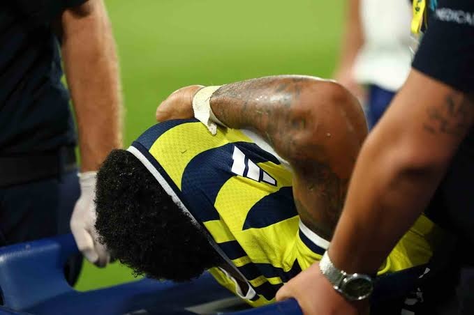 Fenerbahçe'de Oosterwolde krizi. Sakatlıktan dönüş tarihi belli oldu