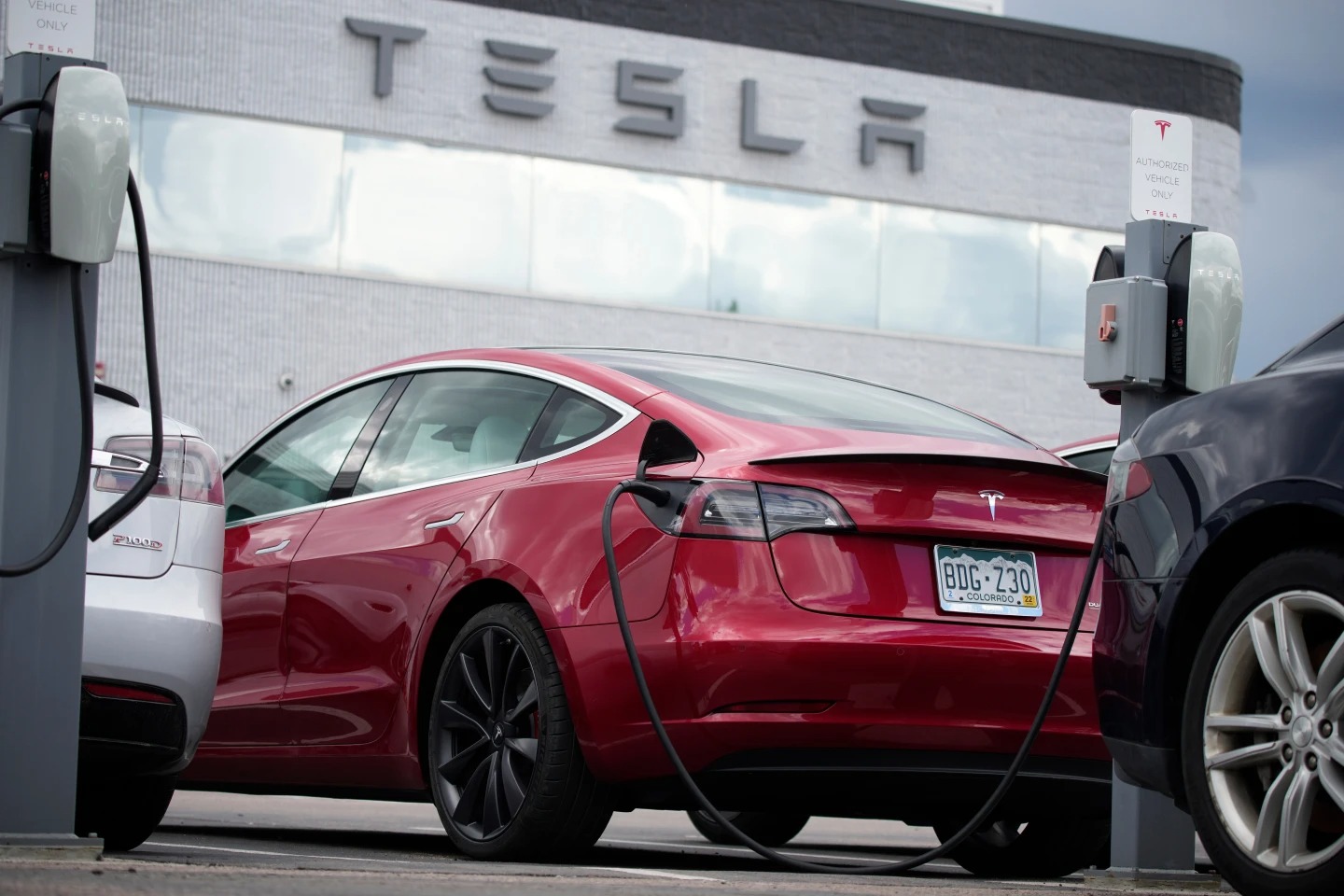 Tesla kan kaybediyor