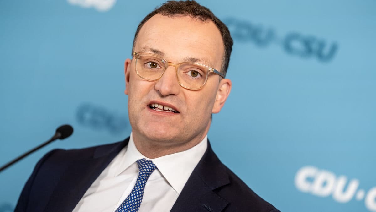 Almanya'da 'taşıyıcı' anne krizi. CDU/CSU Grup Başkanı Jens Spahn görevinden istifa etti haber görseli