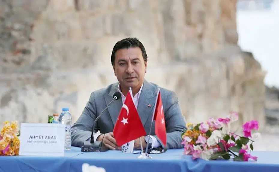 Muğla Büyükşehir Belediye Başkanı Ahmet Aras, CHP'den istifa etti
