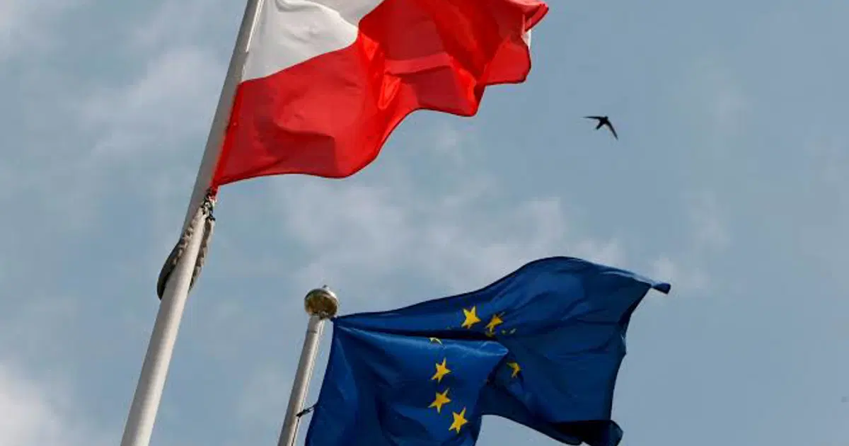 Police Enter Poland's Constitutional Tribunal Amid Leadership Crisis