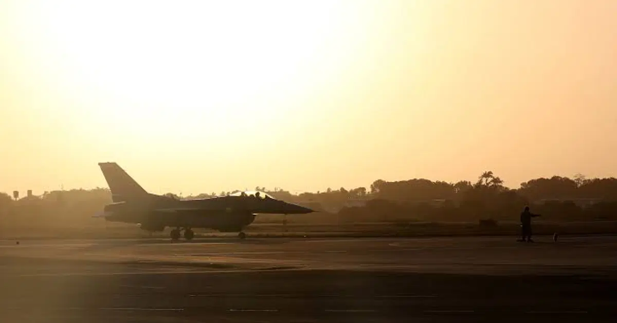 ABD'nin Michigan eyaletinde eğitim sırasında F-16 savaş uçağı düştü
