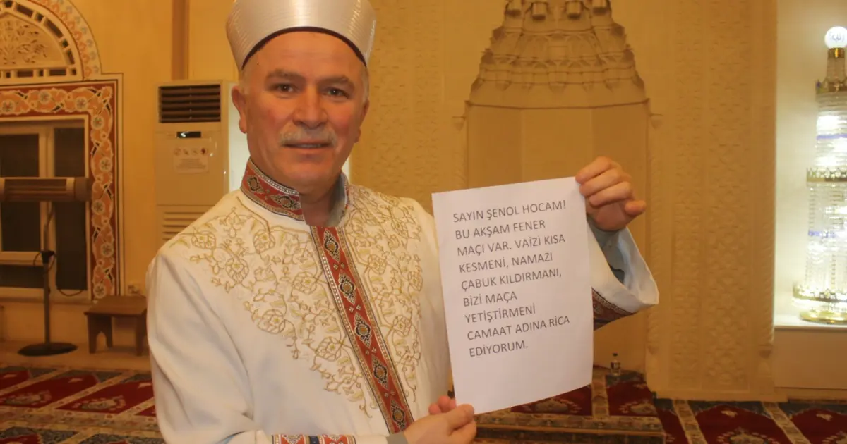 Gençler istedi, imam maça yetiştirdi. Vaazı kısa tuttu, ilahileri azalttı