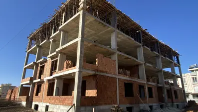 İnşaattan düşen işçi yaşamını yitirdi