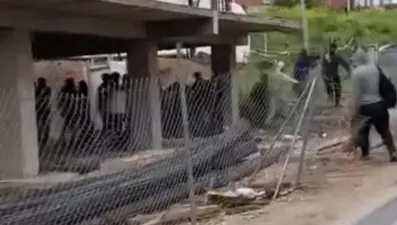 Bursa'da inşaat işçileri sopalarla birbirine girdi