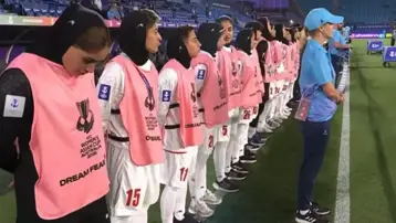 İran'dan Avustralya'daki kadın futbolculara "Eve dönün" çağrısı