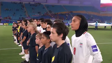 İranlı kadın futbolculardan milli marş boykotu