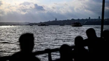 İstanbul'un gündüzü sıcak gecesi soğuk. AKOM paylaştı, 8 derece birden düşüyor