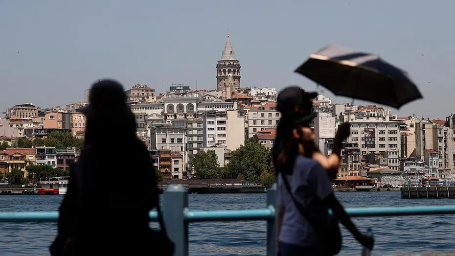 Bugün hava nasıl olacak? İstanbul'da poyraz etkisini gösterdi: Gündüz sıcak, gece serin