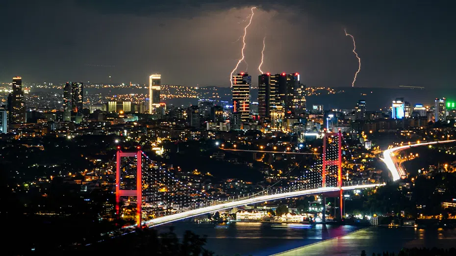 Pastırma sıcakları kısa sürecek: İstanbul'a üç gün yağmur yağacak, sıcaklık 7 derece düşecek