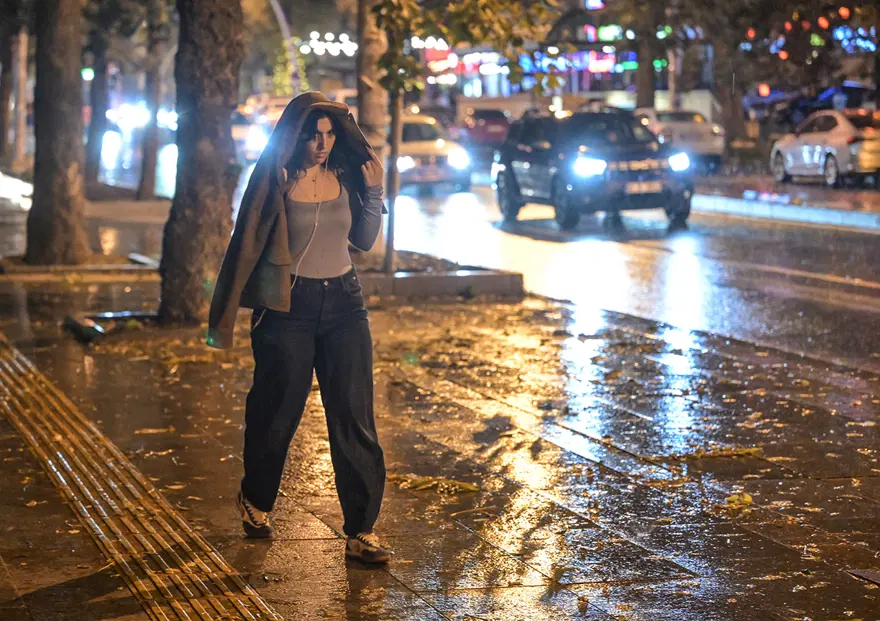 YAĞMUR AKŞAM İSTANBUL'A ULAŞACAK 1