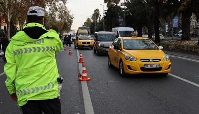 İstanbul'da bugün bazı yollar trafiğe kapalı2026 Uluslararası Asya ve Avrupa Triatlon Şampiyonası nedeniyle İstanbul'da bazı yollar trafiğe kapatıldı.