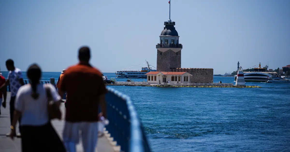 İstanbul'un gündüzü yaz gecesi üşütüyor. Meteoroloji son durumu paylaştı, 10 derece birden düşüyor