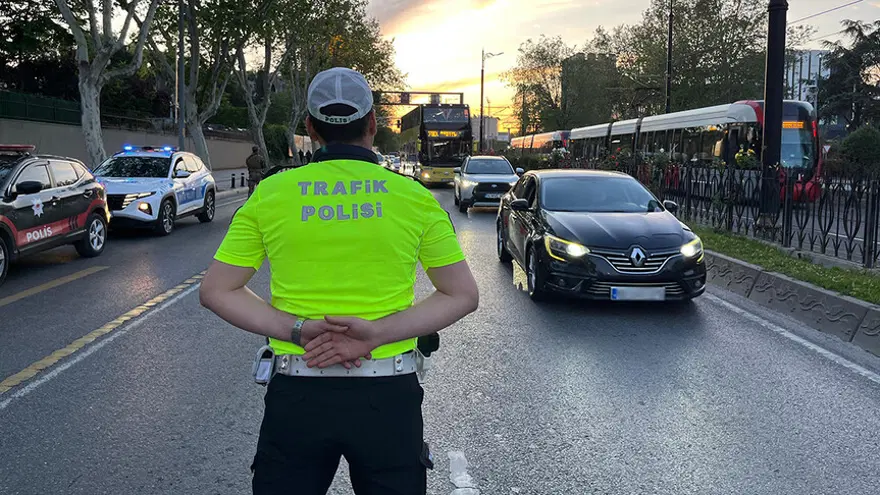 İstanbul'da pazar planı yapanlar dikkat! Bazı yollar trafiğe kapatıldı 3 İstanbul'da pazar planı yapanlar dikkat! Bazı yollar trafiğe kapatıldı 3