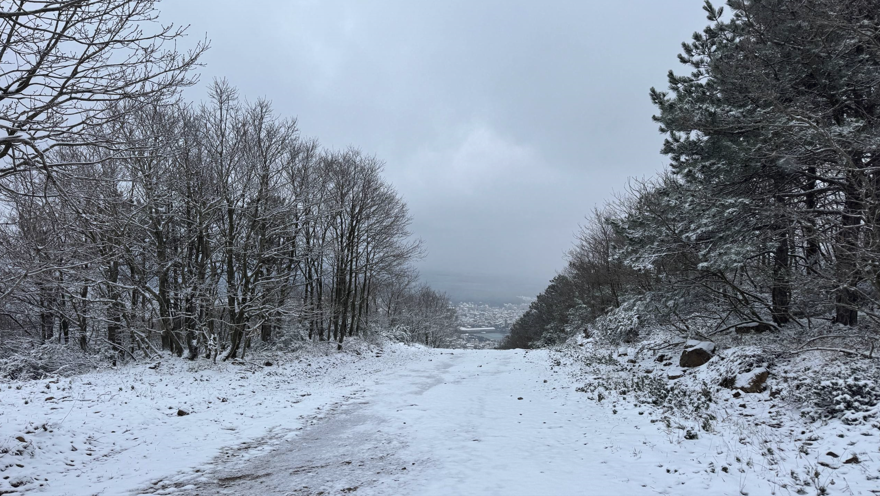 Kar geri döndü, bazı ilçeler beyaza büründü. İstanbul'da kar yağışı ne kadar sürecek?  4