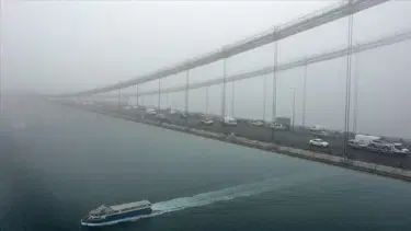 Boğaz'da sis kalktı, askıya alınan gemi trafiği normale döndü