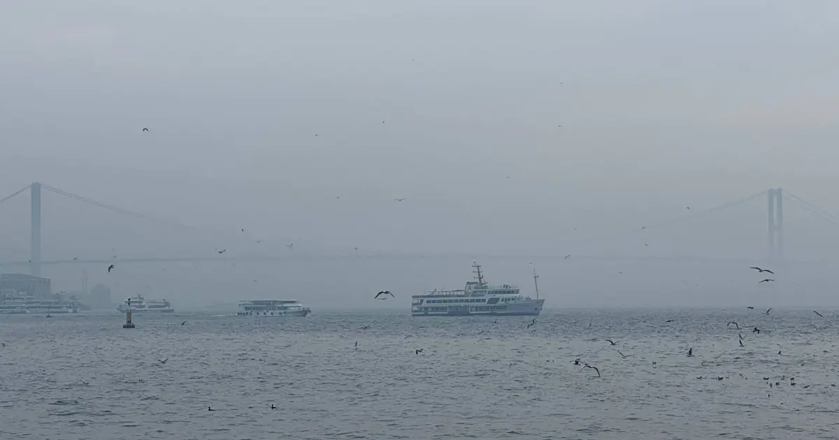 İstanbul'u sis bastı. Görüş mesafesi düştü