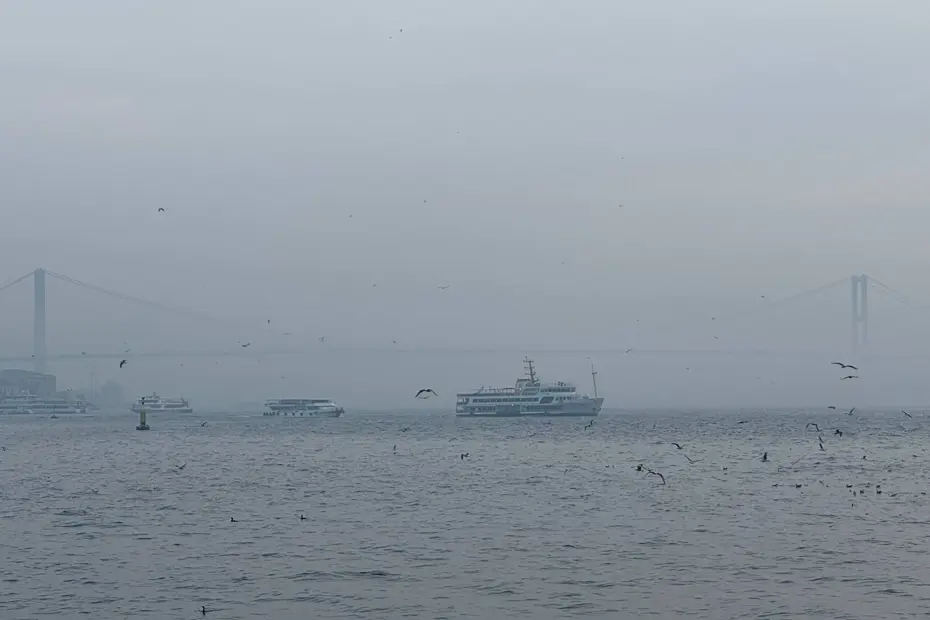 İstanbul'u sis bastı. Görüş mesafesi düştü