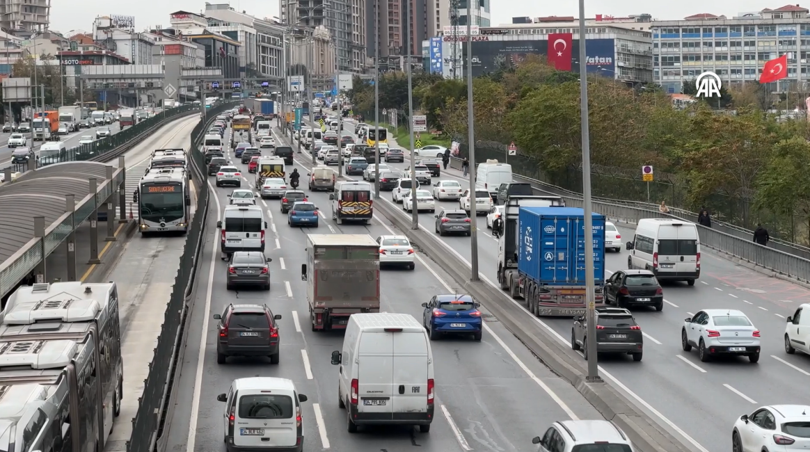 İstanbul'da trafik yoğunluğu yüzde 80'e ulaştı