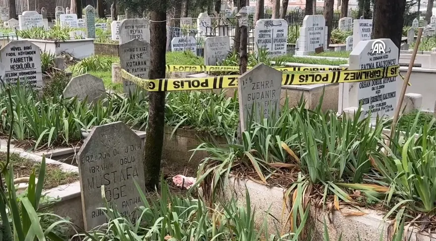 MEZARLIK GÖREVLİSİ FARK ETTİ 1 MEZARLIK GÖREVLİSİ FARK ETTİ 1