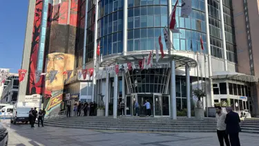 İzmit Belediyesi'ne operasyon. Belediye Başkanı Fatma Kaplan Hürriyet dahil 20 kişi tutuklandı