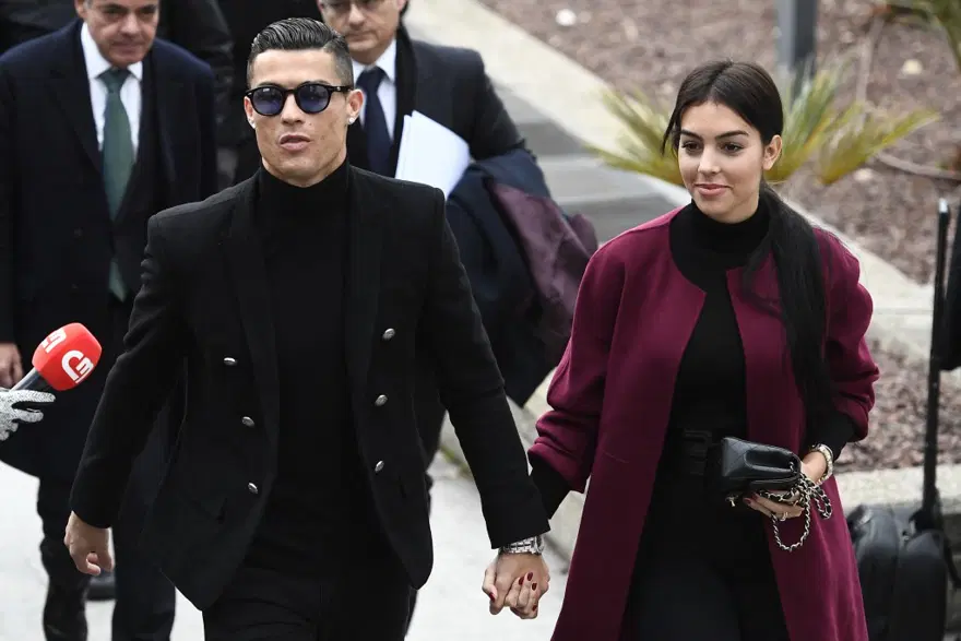 10 yıldır bekleniyordu. Ronaldo ile Georgina Rodriguez evlendi 1 10 yıldır bekleniyordu. Ronaldo ile Georgina Rodriguez evlendi 1