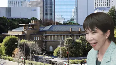 Toplum baskısı hayalet korkusunu yendi. Japonya Başbakanı "perili" resmi konuta taşındı