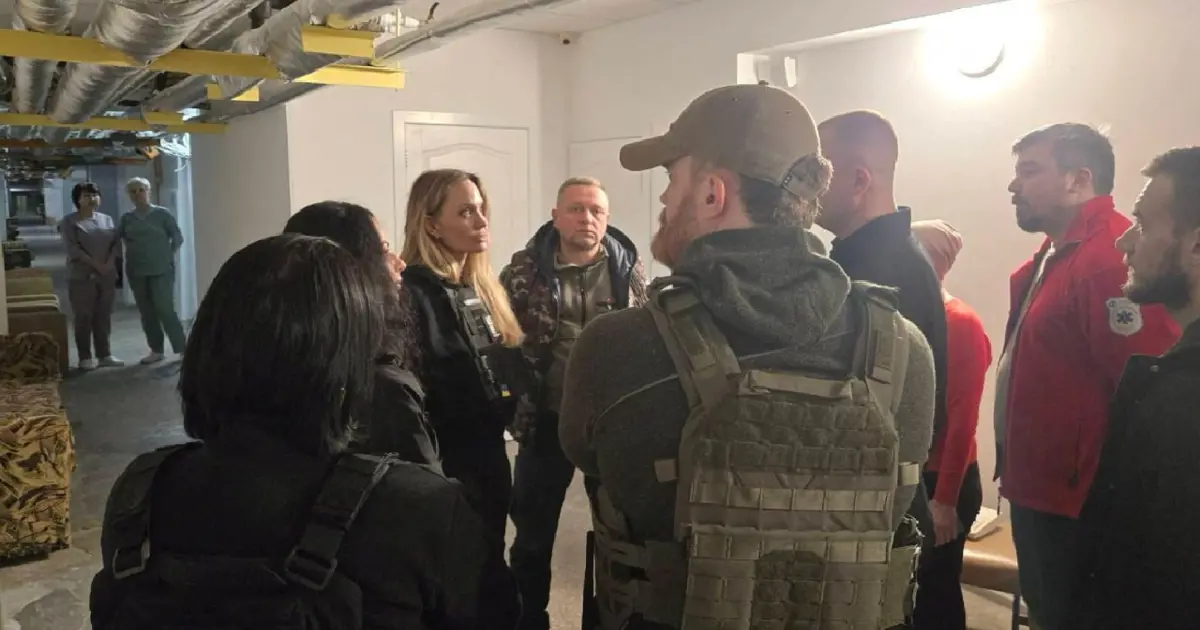 Angelina Jolie’nin Ukrayna ziyareti krize dönüştü: Şoförü zorla askere alındı