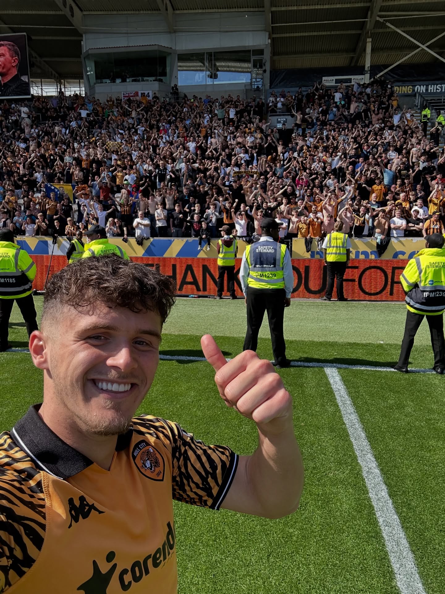 Hull City, play-off'a kaldı. Acun Ilıcalı'nın gözyaşları