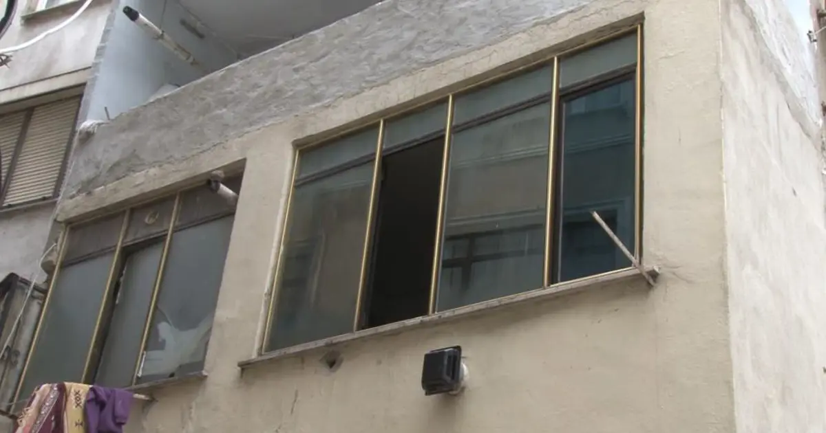 İstanbul'da 4 katlı binada yangın. Bir can kaybı var