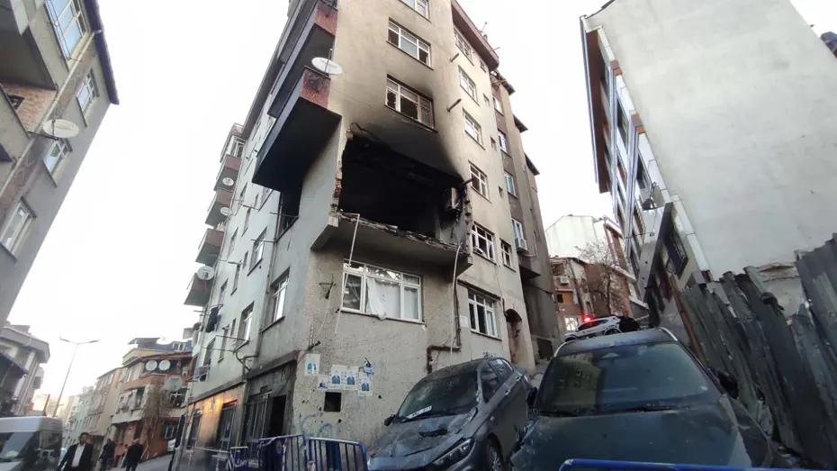 Kağıthane'deki patlamanın izleri gün ağarınca ortaya çıktı