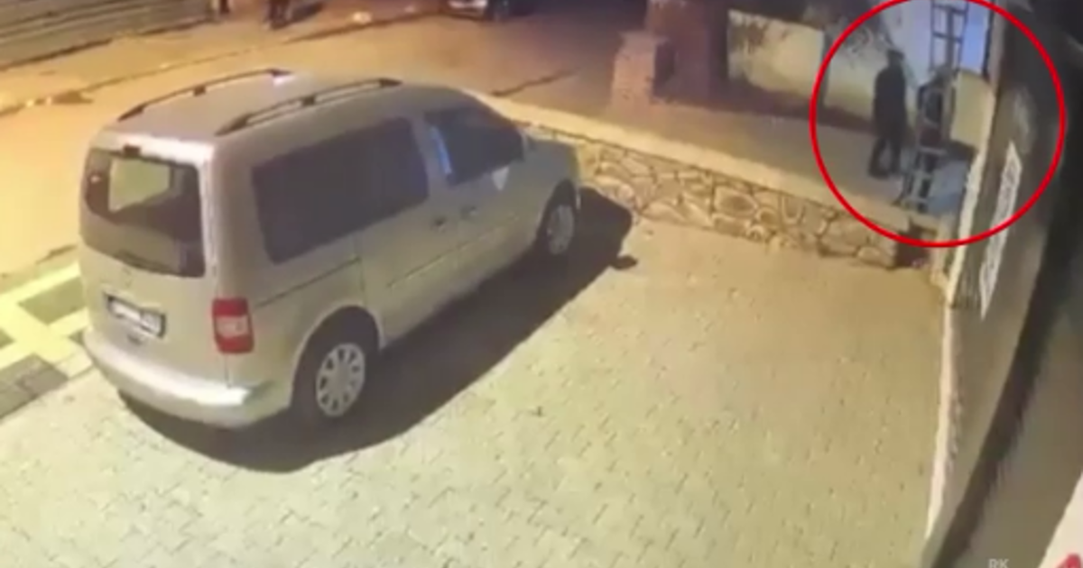 İstanbul'da korku filmi gibi olay: Hırsızlar eve merdivenle girdi, iki kadına dehşeti yaşattı