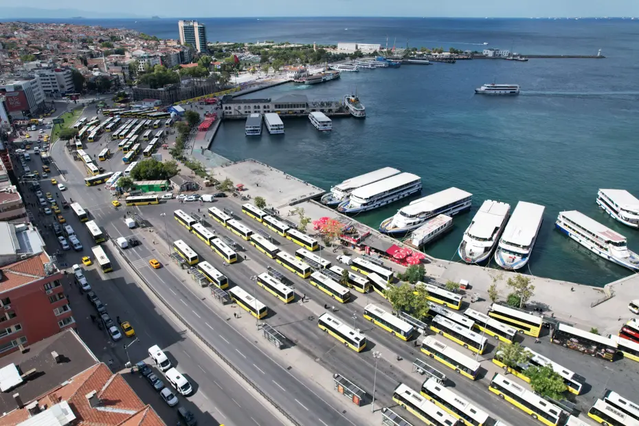 İstanbul'da milyonları etkileyecek karar çıktı. Kadıköy'de 13 İETT hattının son durağı değişti, bazı hatlar kaldırıldı