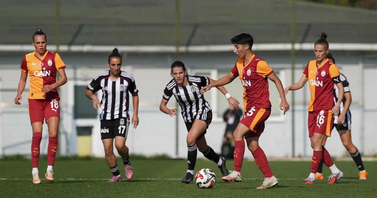 Derbide Galatasaray'dan Beşiktaş'a fark: 5-0