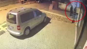 İstanbul'da korku filmi gibi olay: Hırsızlar eve merdivenle girdi, iki kadına dehşeti yaşattı