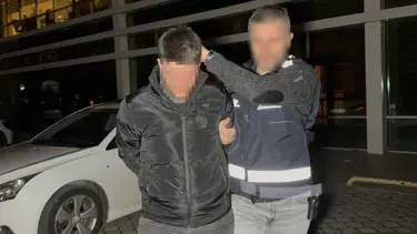 Kafe müdürü müşterileri rahatsız ettiği öne sürülen 4 kişiyi vurdu