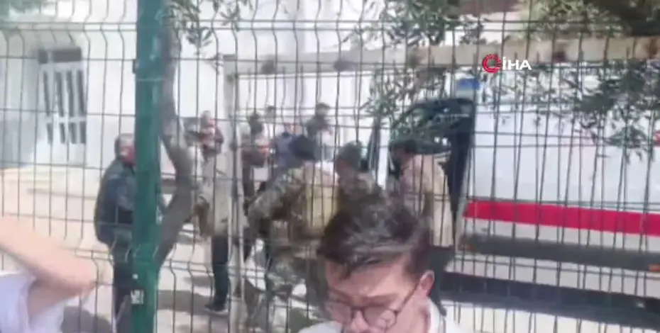 Olay yerinden ilk görüntüler. Kahramanmaraş'ta ortaokula silahlı saldırı