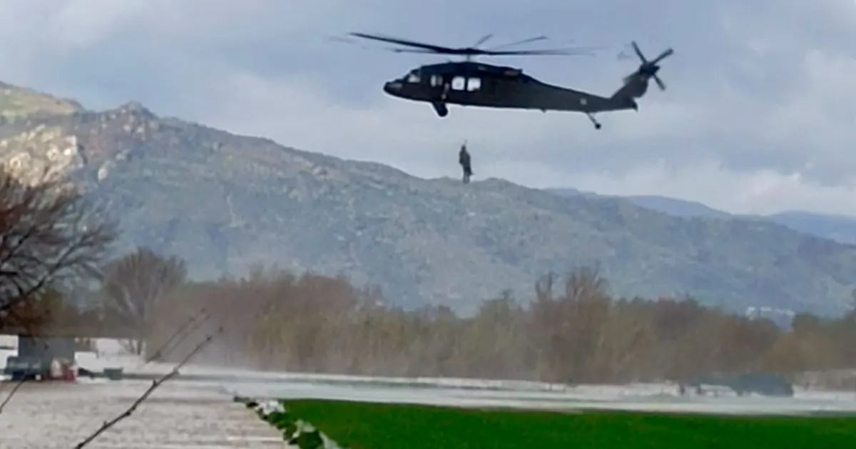 1 haftadır oradaymış! Aydın'da sel nedeniyle mahsur kalan kişi helikopterle kurtarıldı