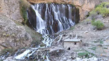 Kayseri'deki Kapuzbaşı Şelaleleri yoğun ilgi görüyor