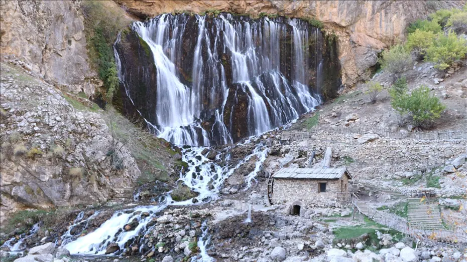 Kayseri'deki Kapuzbaşı Şelaleleri yoğun ilgi görüyor