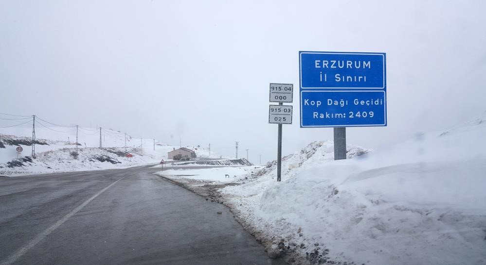 Kop Dağı’nı beyaza büründü