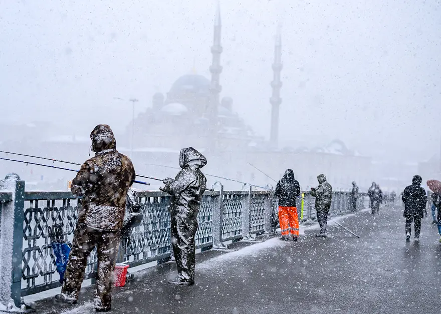 İSTANBUL'DA KAR BEKLEYENLERE KÖTÜ HABER 6