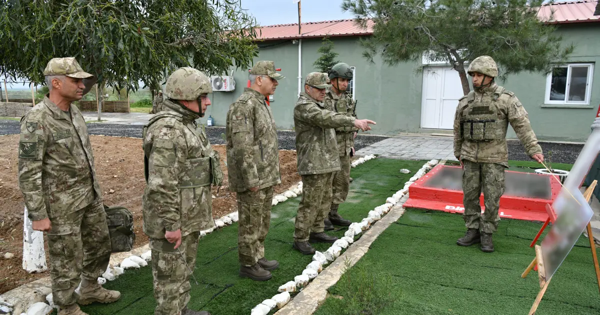 Orgeneral Tokel, KKTC'deki askeri birlikleri denetledi