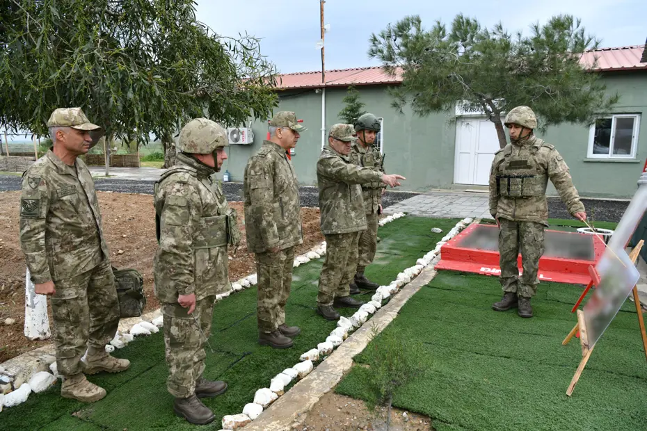 Orgeneral Tokel, KKTC'deki askeri birlikleri denetledi