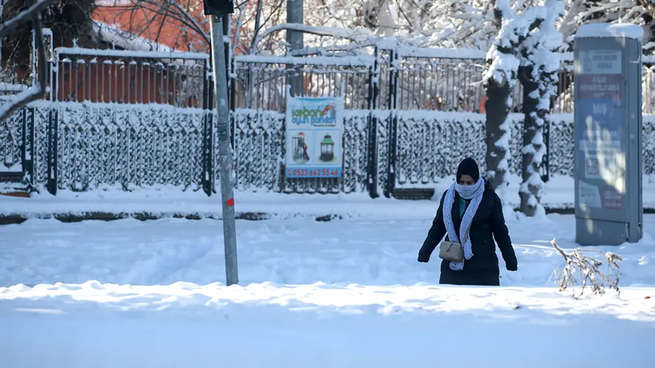 Meteoroloji’den 45 il için kar ve fırtına uyarısı. Sıcaklıklar 10 derece düşecek